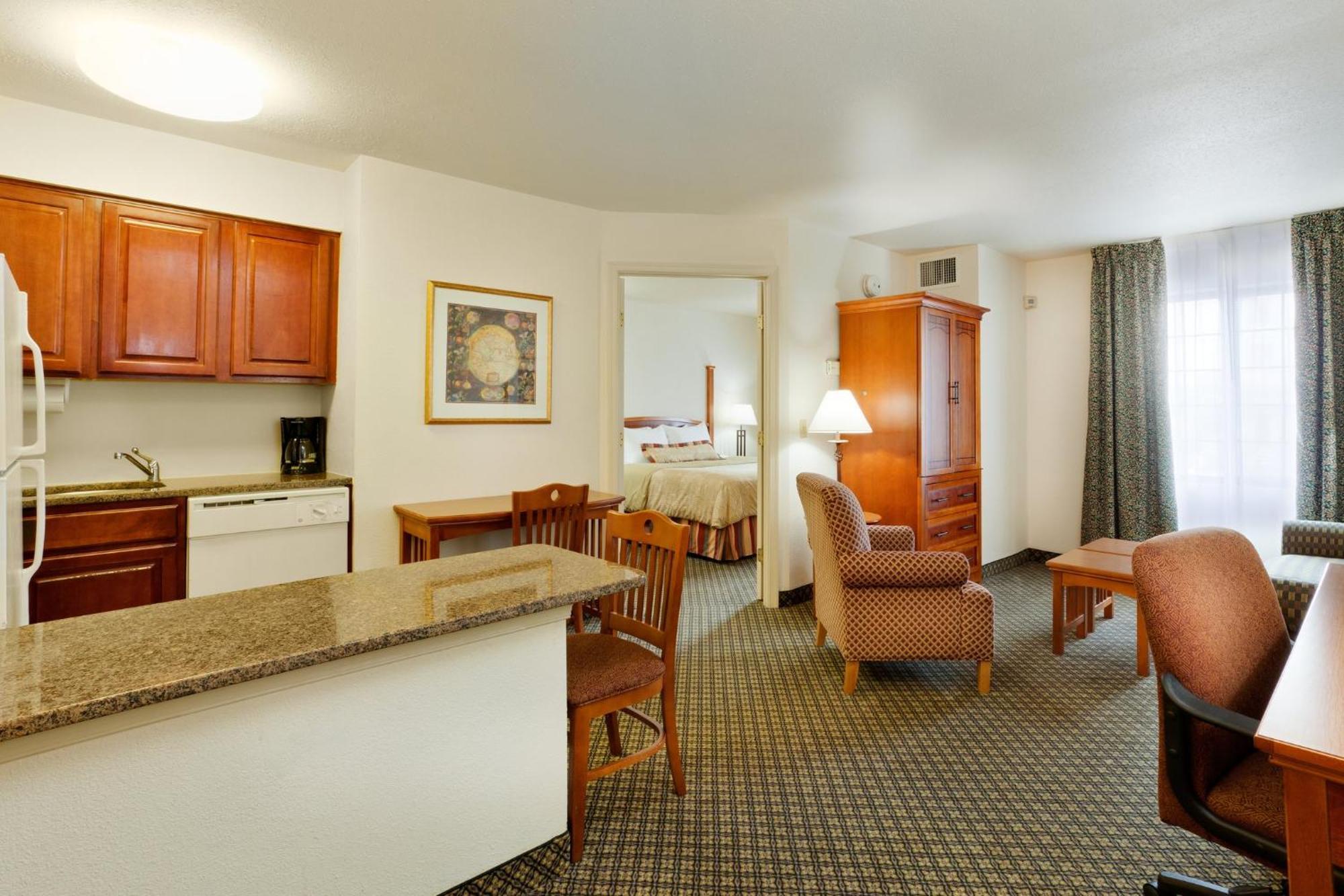 Staybridge Suites Allentown Airport Lehigh Valley, An Ihg Hotel Esterno foto